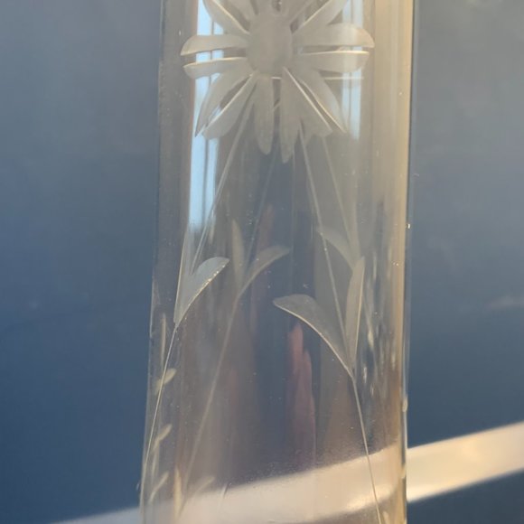 VINTAGE CRYSTAL CLEAR BUD VASE ETCHED FOOTED CUT EDGE FLOWERS #505 - Picture 2 of 4